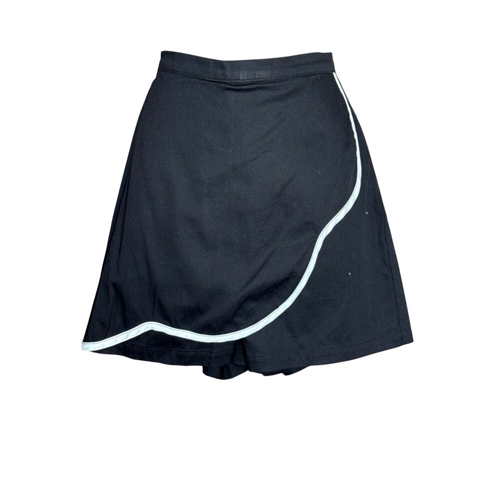 Smak Parlour Unique Vintage Black with white trim Faux Wrap Skort Shorts M NWOT